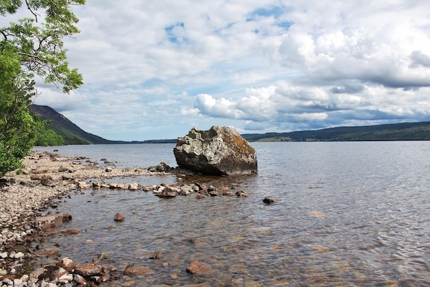 Lago di Loch Ness in Scozia nel Regno Unito