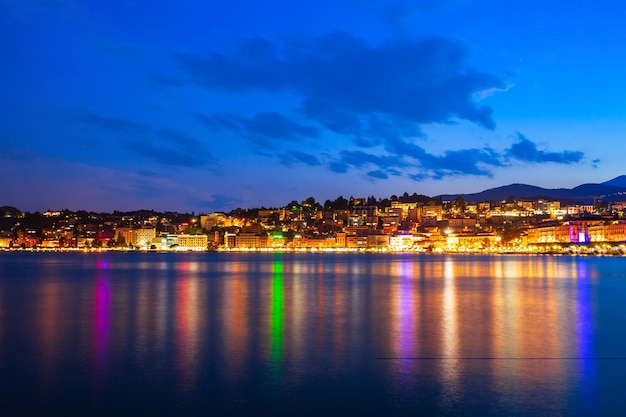 Lago di Lugano e città Svizzera