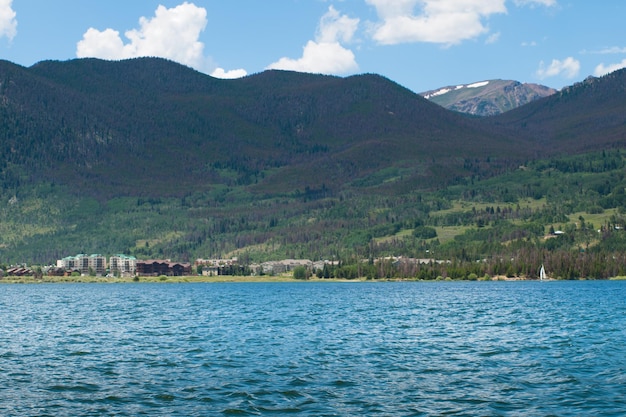 Lago Dillon in estate.