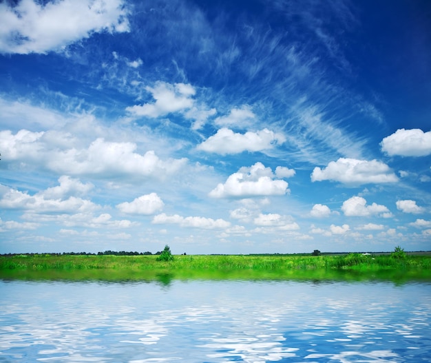 Lago in campo