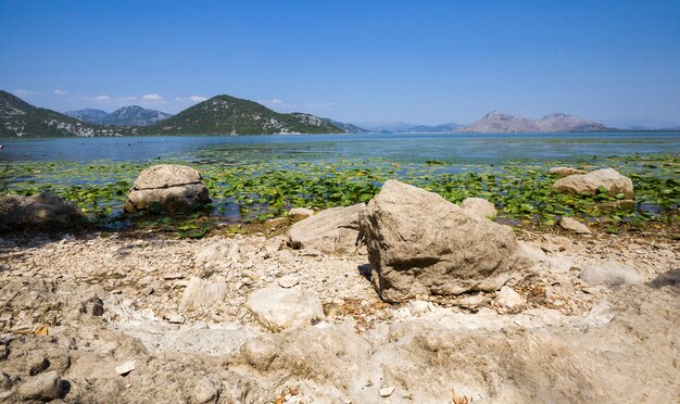 lago in montagna