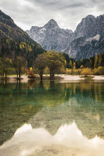 Lago Jasna in autunno