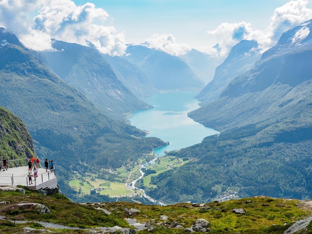 Lago Oldenvatnet dal monte Hoven skylift cima Norvegia