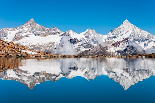 Lago Riffelsee e Matterhorn Svizzera