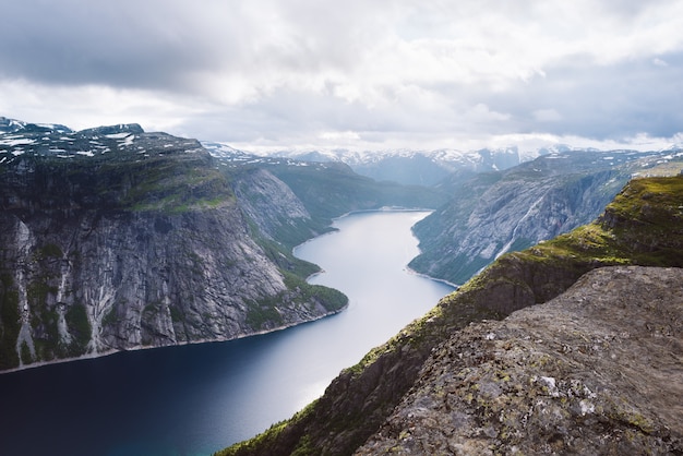 Lago Ringedalsvatnet vicino a Trolltunga, Norvegia