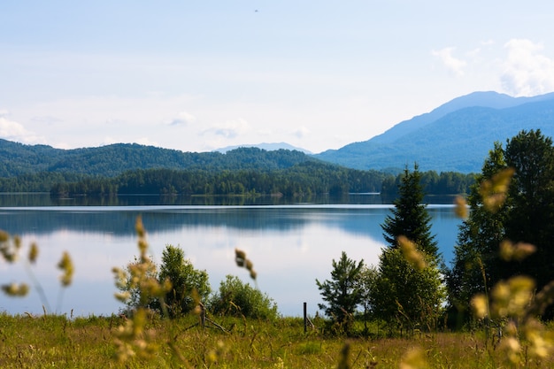 Lago Tagasuk Bellissimo lago siberiano. Russia