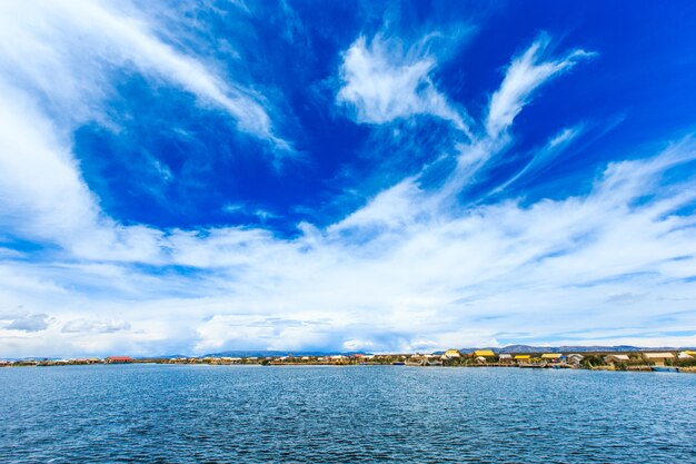 Lago Titicaca vicino a Puno, Perù