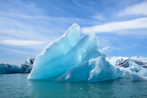 Laguna di ghiaccio del ghiacciaio Jokulsarlon, Islanda