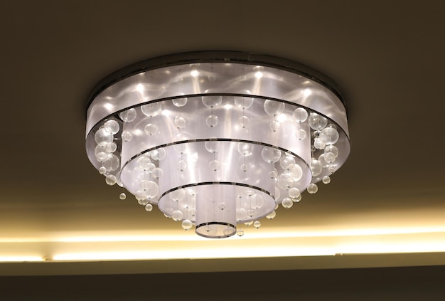 lampadario moderno da soffitto a forma astratta