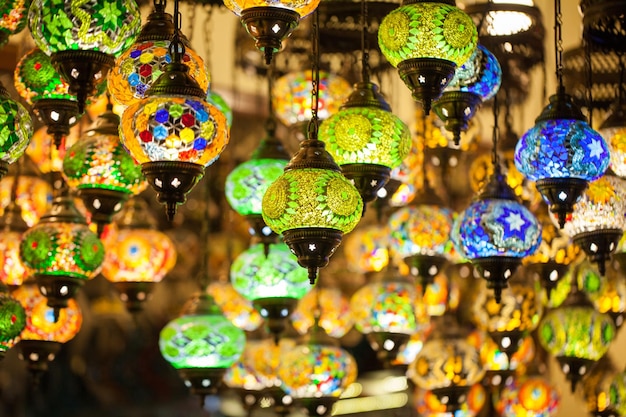 Lampade tradizionali turche vintage nel Grand Bazaar di Istanbul
