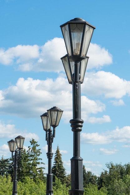 Lampione contro il cielo nel Parco