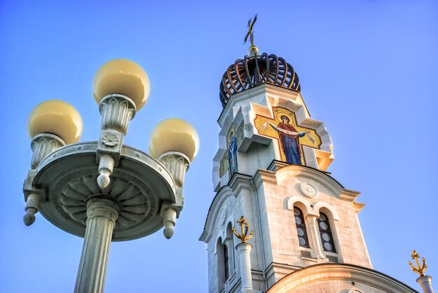 Lanterna al Tempio di Pietro e Fevronia Mar Nero al tramonto Ammiraglio Serebryakov Argine Territorio di Krasnodar Novorossijsk