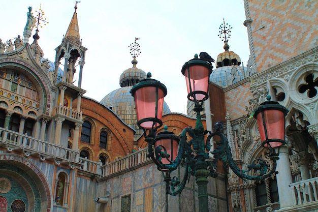 Lanterna sulla piazza di San Marco a Venezia. Architettura di Venezia, Italia.