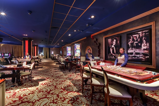 LAS VEGAS USA MAGGIO 2017 interno del casinò VIP di lusso d'élite con tavoli da poker e croupier