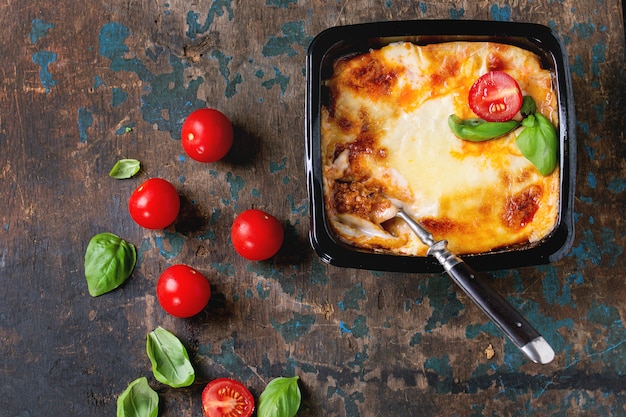 Lasagna in scatola di plastica