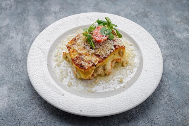 Lasagne con funghi gamberi e parmigiano