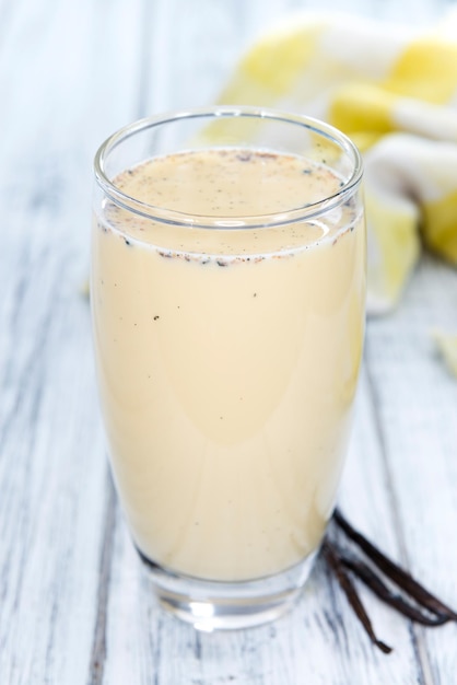 Latte alla vaniglia fatto in casa