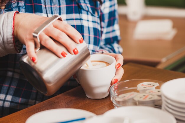 Latte art in tazza