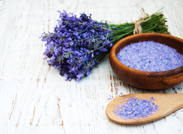 Lavanda e sale da massaggio