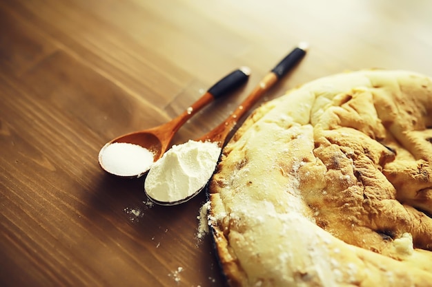 Lavash di farina di grano duro integrale Pasticceria fresca fatta a mano Prodotto a base di farina Farina per pane e ingredienti