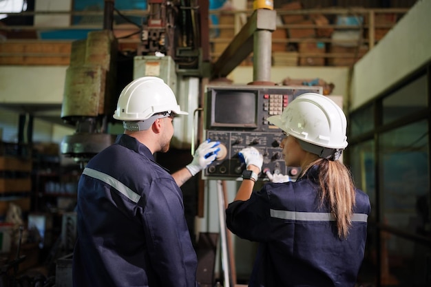 Lavoratore nel settore metalmeccanico