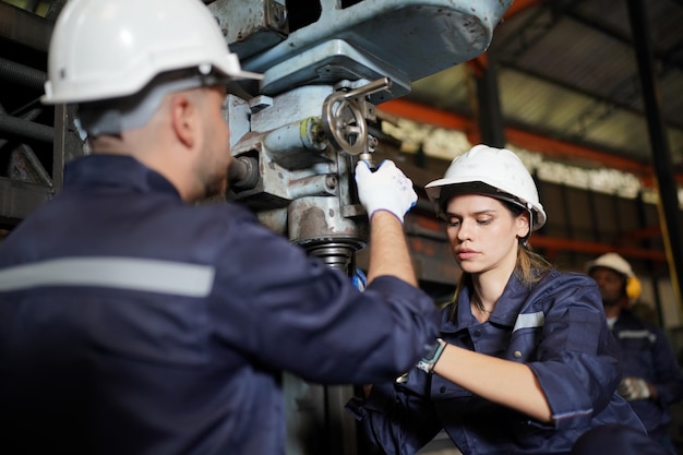 Lavoratore nel settore metalmeccanico