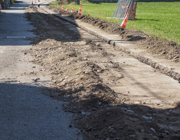 Lavori di scavo stradale per fibra ottica