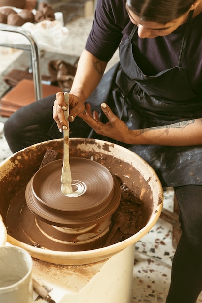 Lavoro artigianale professionale in officina