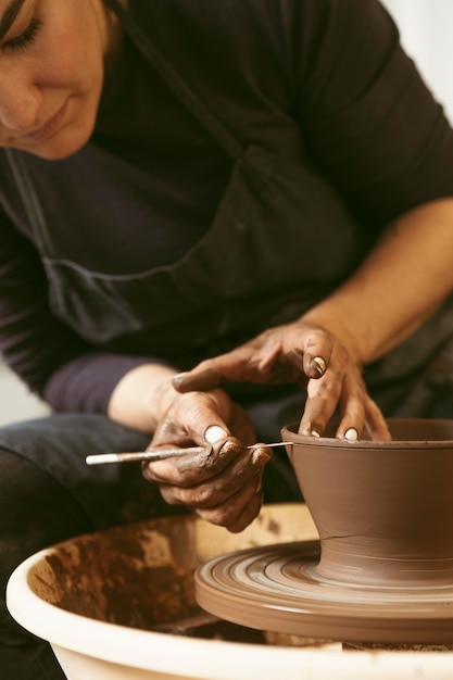 Lavoro artigianale professionale in officina