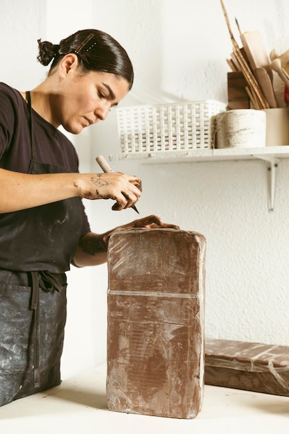 Lavoro artigianale professionale in officina