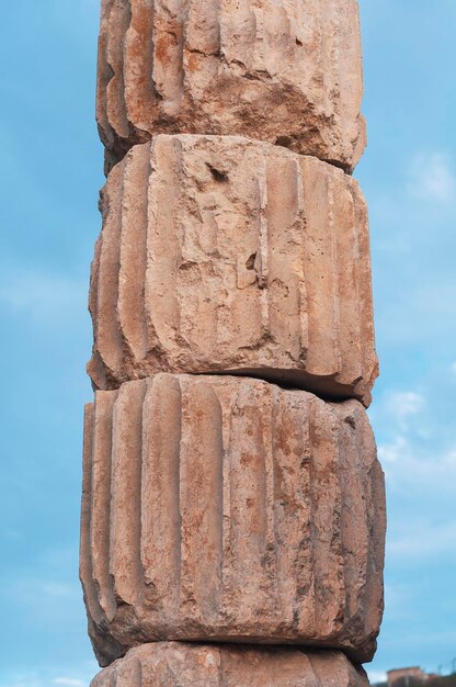 Le antiche pietre e colonne della Licia. Antiche rovine della Licia a Letoon