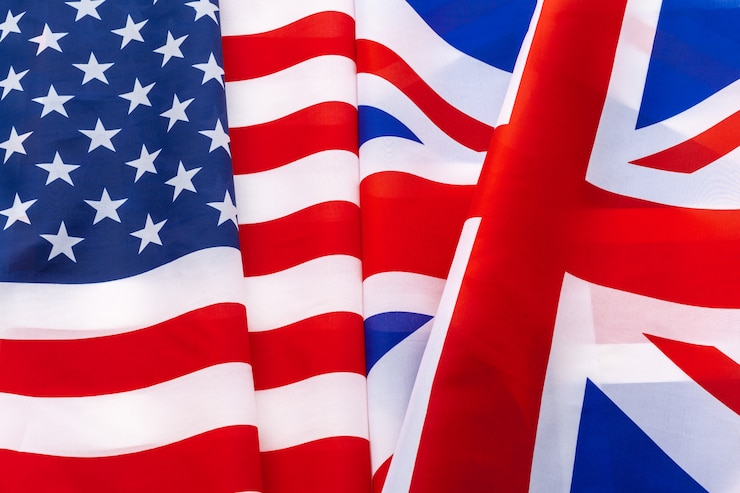 Foto le bandiere degli stati uniti e la bandiera britannica di union jack sventolano insieme