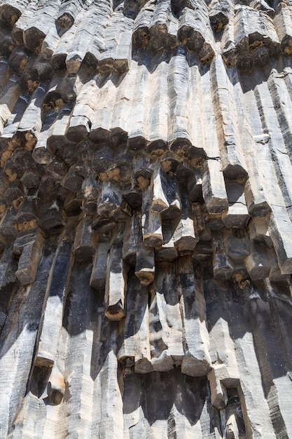 Le colonne della sagrada familia sono in pietra.