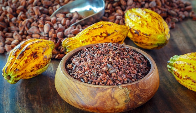 Le fave di cacao sono fave di cacao macinate a freddo o a basse temperature