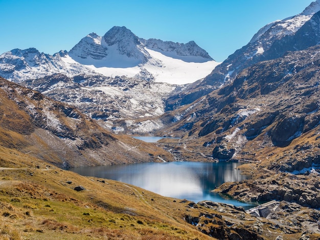 Le Grand Lac ou le Lac Bramant oltre al rifugio Etendard r Francia