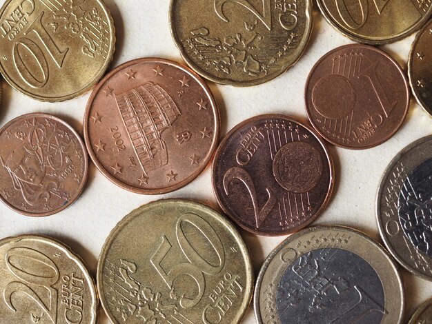 Le monete in euro sono piatte