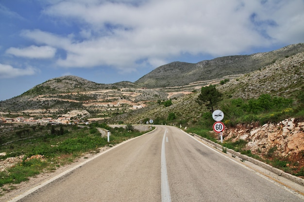 Le montagne del Montenegro, la costa adriatica