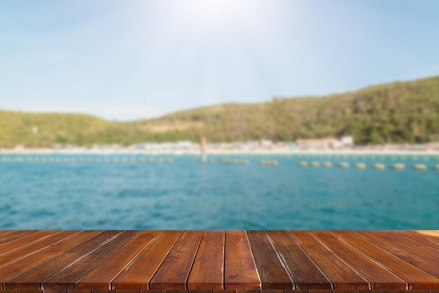 Le onde del mare sulla spiaggia sabbiosa Koh Larn Pattaya Thailandia