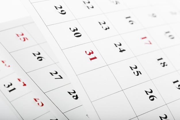 Le pagine del calendario chiudono il concetto di tempo lavorativo