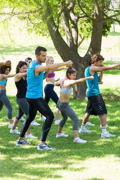 Le persone che esercitano nel parco