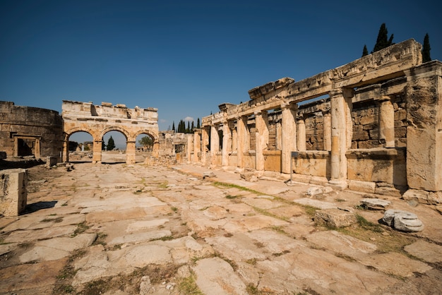 Le rovine dell'antica città di Hierapolis