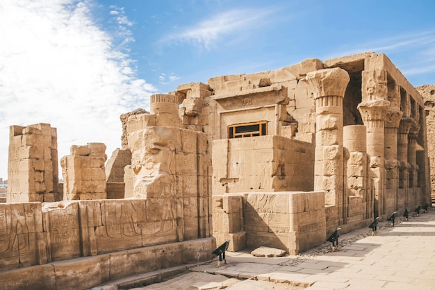 Le rovine dell'antico tempio di Horus a Edfu, in Egitto.