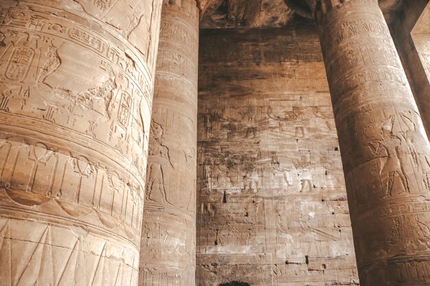 Le rovine dell'antico tempio di Horus a Edfu in Egitto