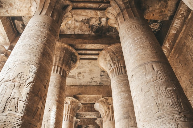 Le rovine dell'antico tempio di Horus a Edfu in Egitto