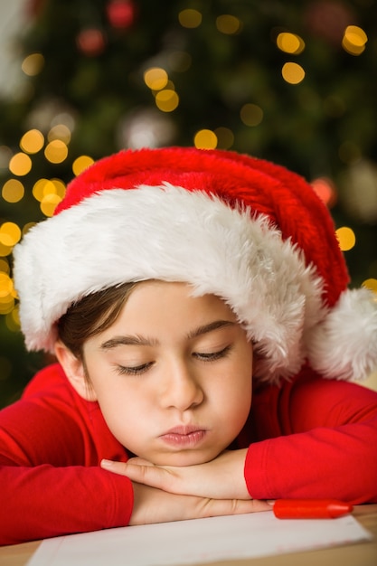 Lettera di scrittura della bambina a Santa a natale