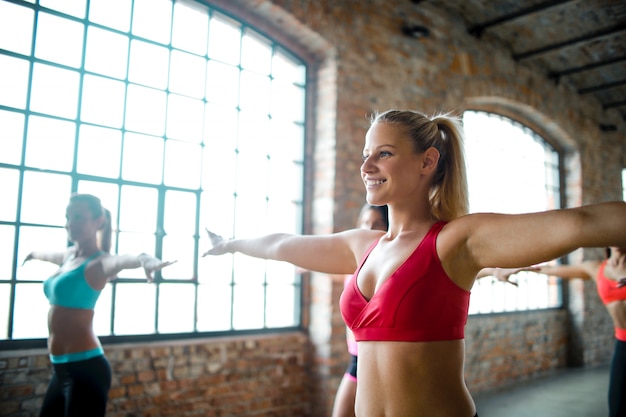 Lezione di fitness per donne