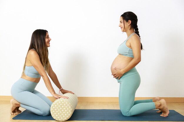 Lezioni private di yoga per donne incinte