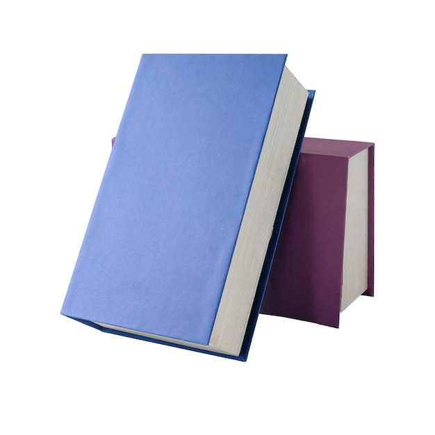Libri a copertina rigida colorati isolati su sfondo bianco
