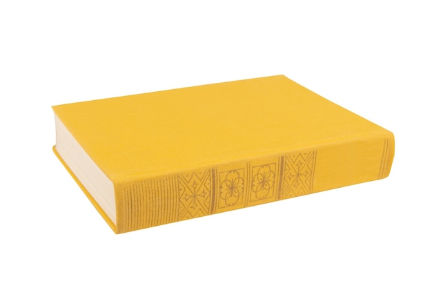 Libro giallo con copertina in tessuto su sfondo bianco isolato