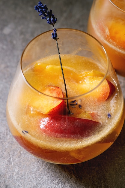 Limonata cocktail alla pesca